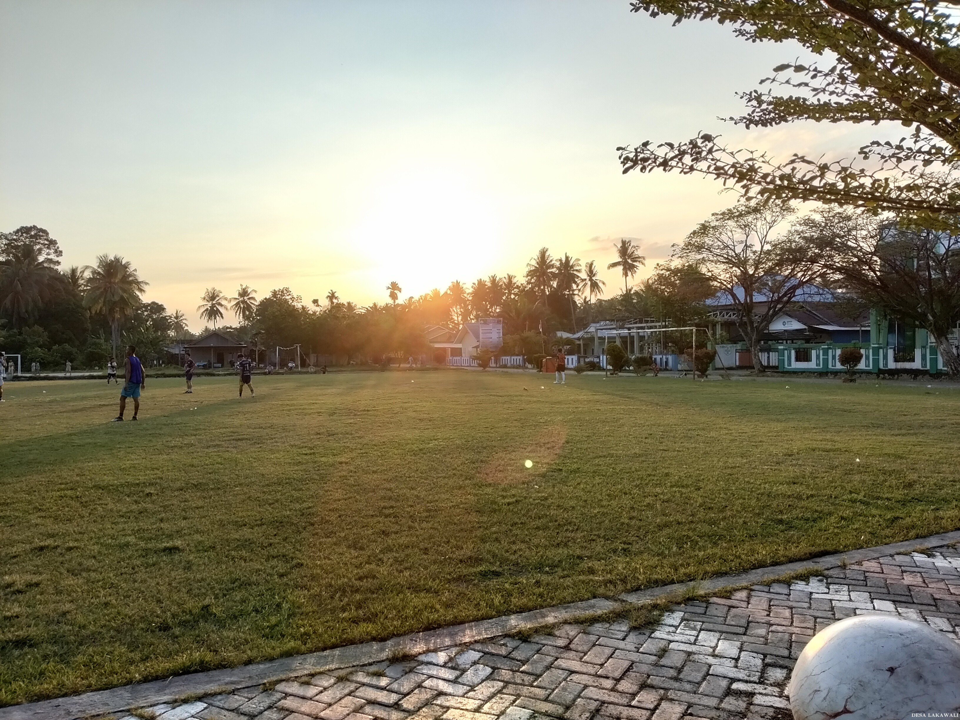 Tunjukan Perkembangan Positif, Lapangan Sasana Krida Desa Lakawali Kian Nyaman Digunakan dalam Aktivitas Olahraga Masyarakat